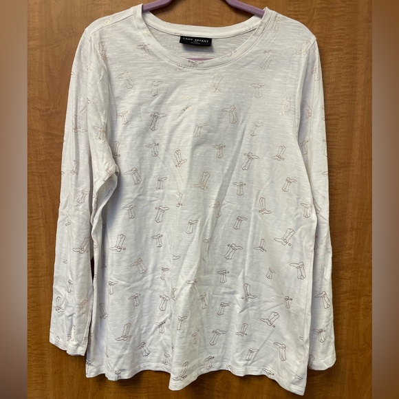 Lane Bryant Tops - Lane Bryant Cream Long Sleeve Top with Subtle Metallic Boot Print
